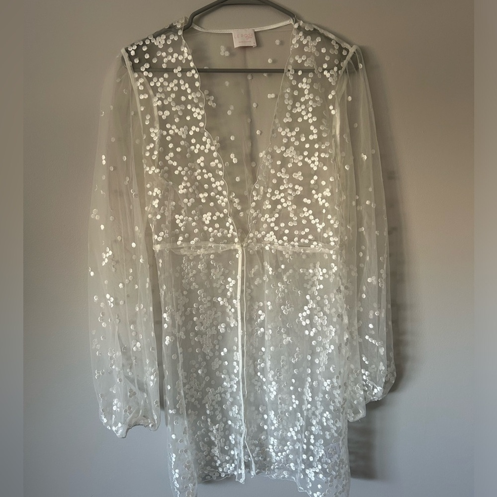 Wedding Robe - Picture 2 of 6